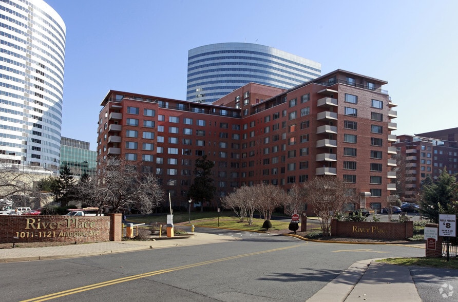 1011-1121 Arlington Blvd, Arlington, VA for lease - Building Photo - Image 3 of 9