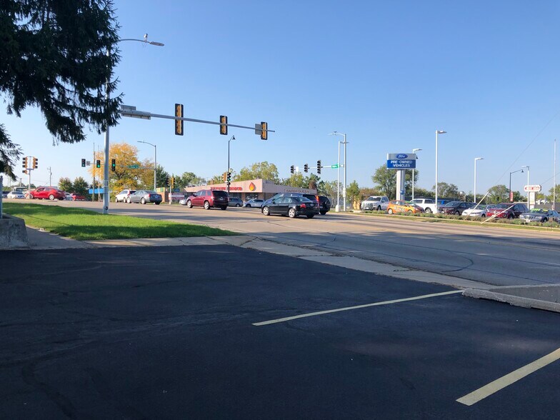 101111 Alpine Rd, Rockford, IL 61107