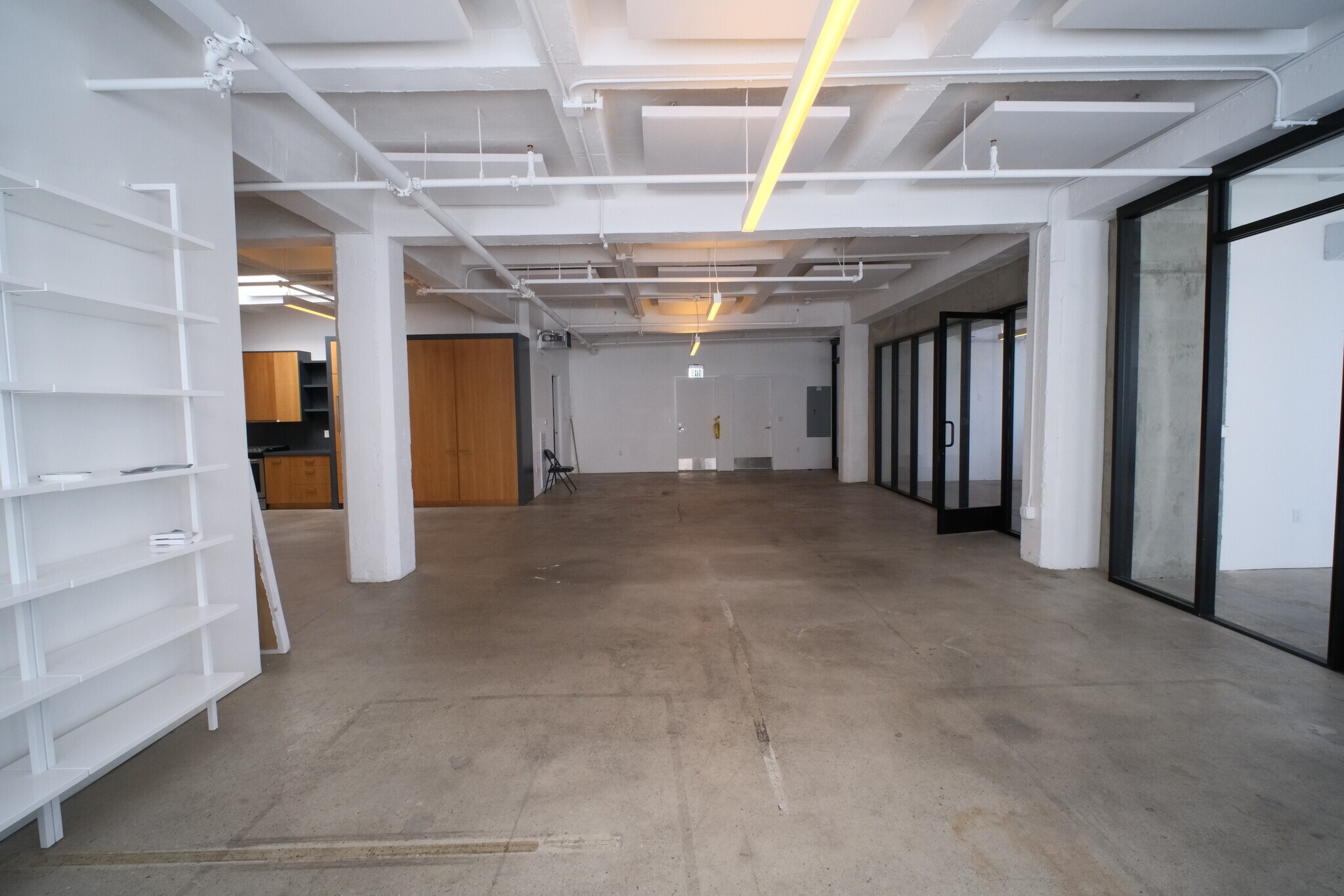 806 E 3rd St, Los Angeles, CA for lease Interior Photo- Image 1 of 6