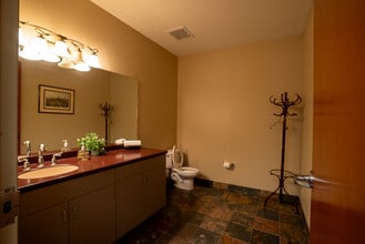 1010 Davis St, Jacksonville, FL for lease Building Photo- Image 2 of 4