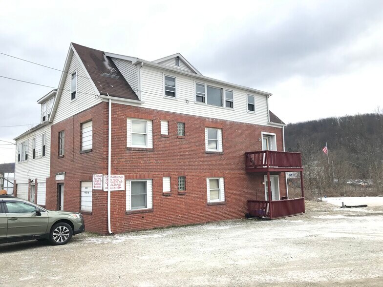 2533 Moyer Rd, Connellsville, PA, 15425 Apartment Property For Sale