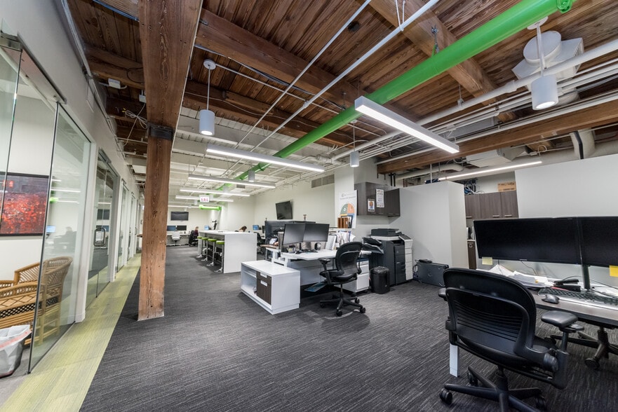 1021 W Adams St, Chicago, IL for lease - Building Photo - Image 2 of 6