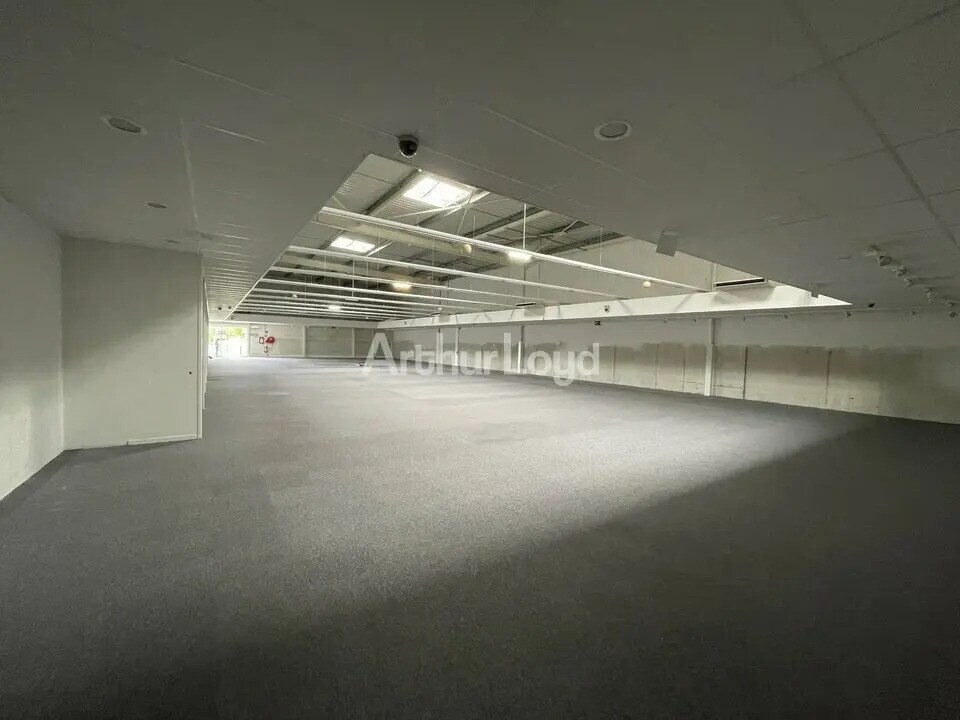 Retail in Châlons-en-Champagne for lease Interior Photo- Image 1 of 8