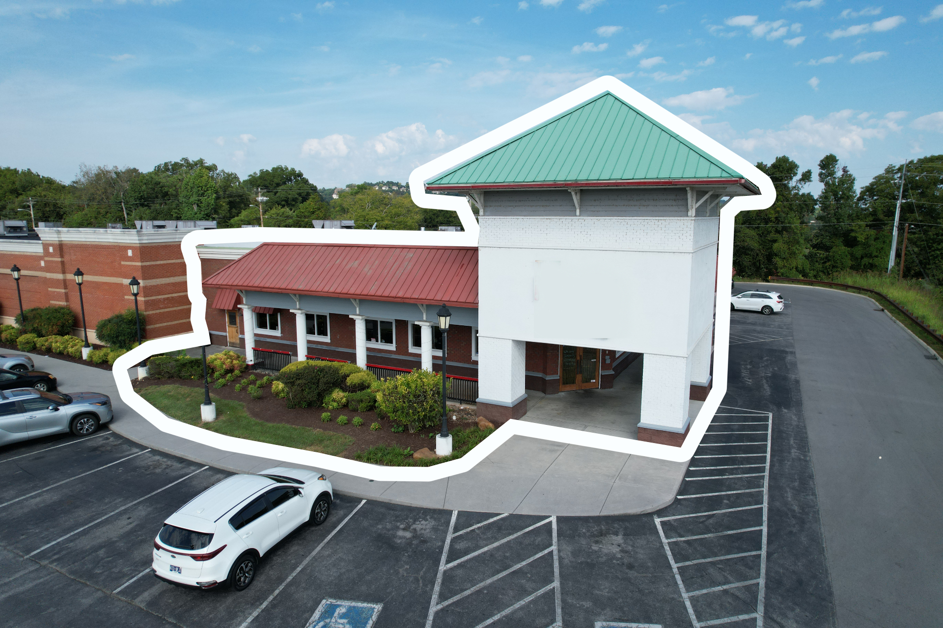 605-699 Parkway, Sevierville, TN for lease Building Photo- Image 1 of 17