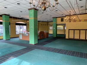 104 N Oak Park Ave, Oak Park, IL for lease Interior Photo- Image 2 of 3