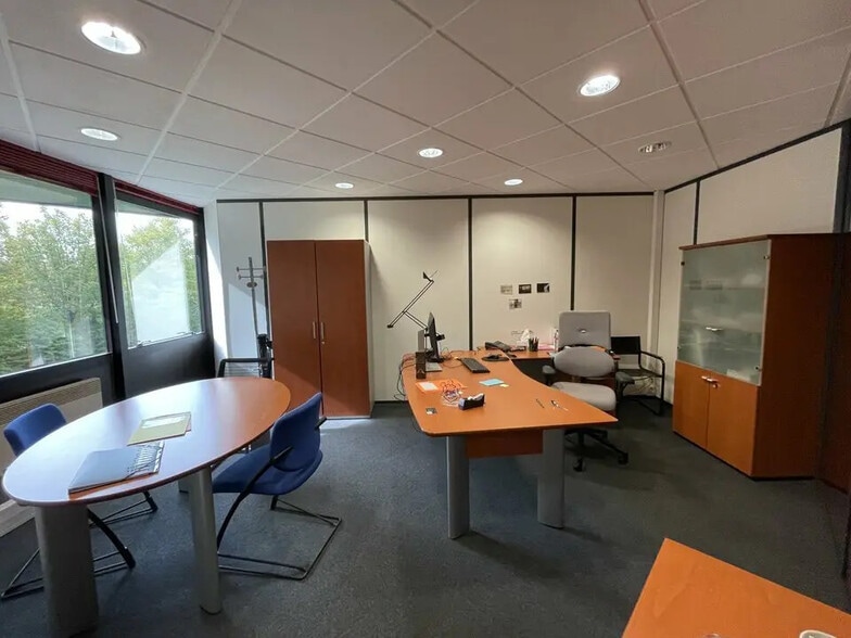 Office in Oberhausbergen for lease - Interior Photo - Image 2 of 7
