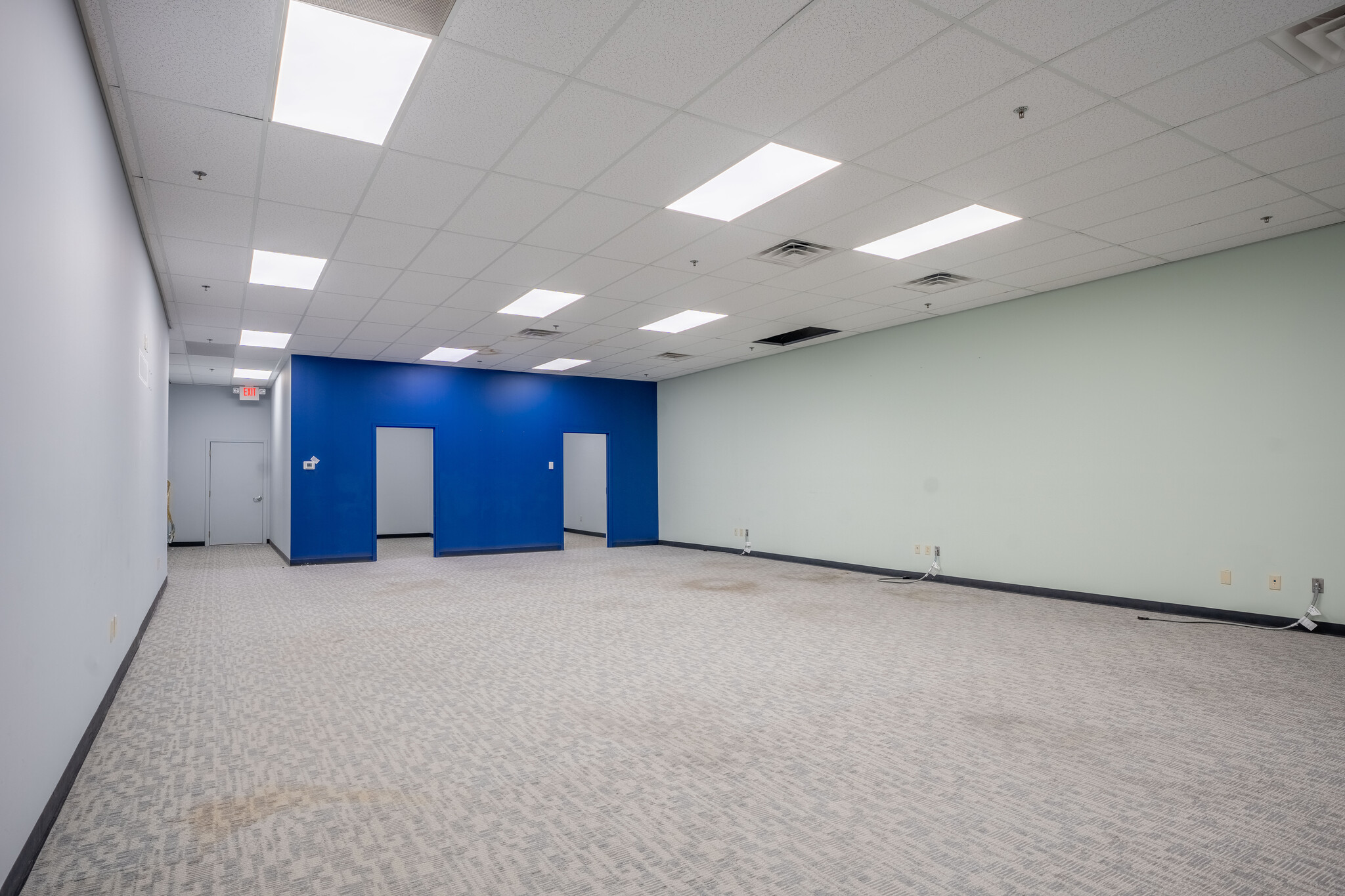 351 N Frontage Rd, New London, CT for lease Interior Photo- Image 1 of 4