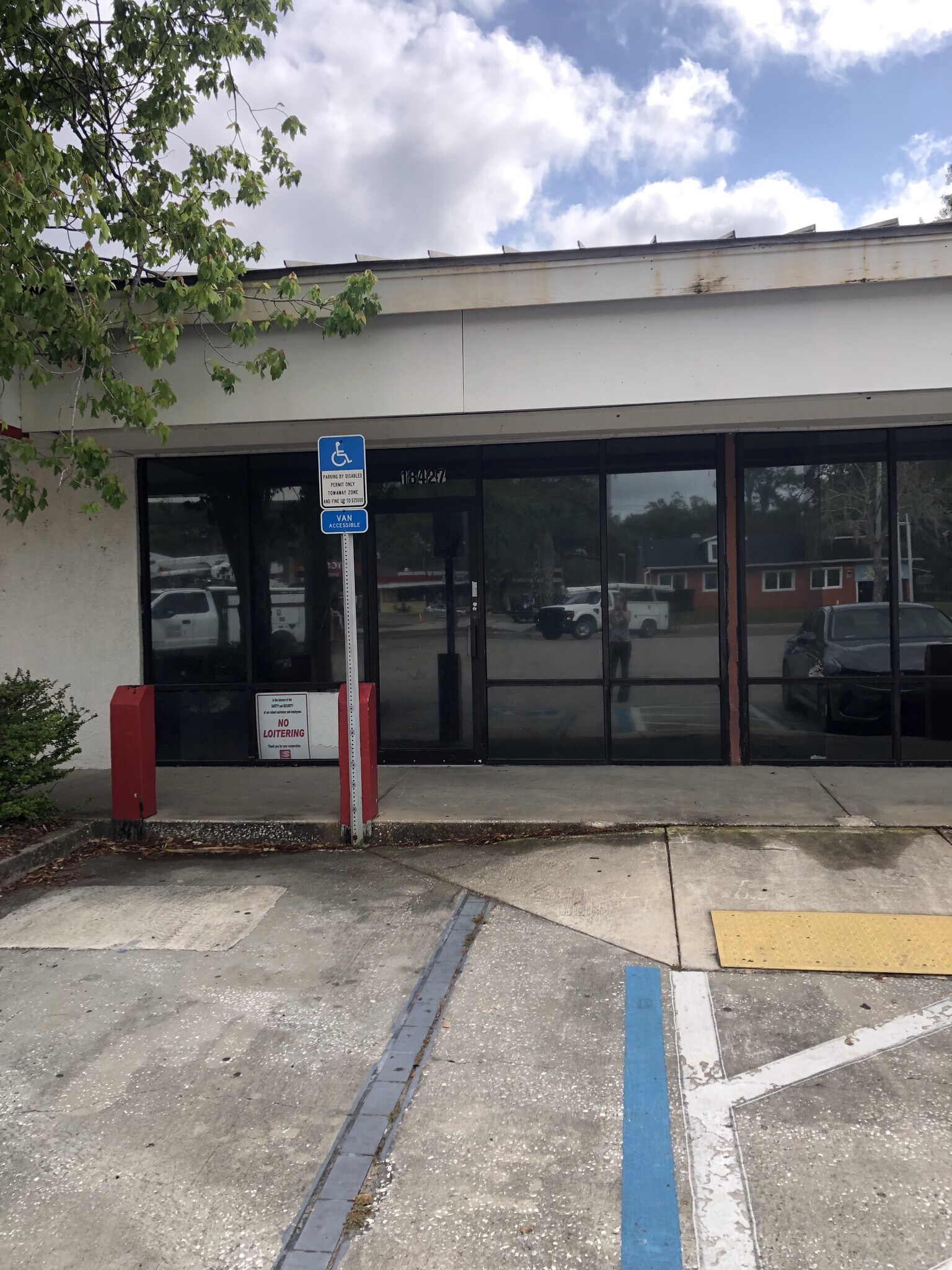 18431 Livingston Ave, Lutz, FL 33559 Retail for Lease