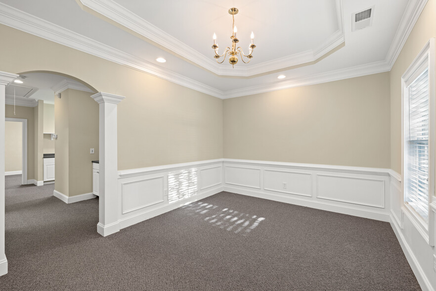 2440 Sandy Plains Rd, Marietta, GA for lease - Interior Photo - Image 3 of 12