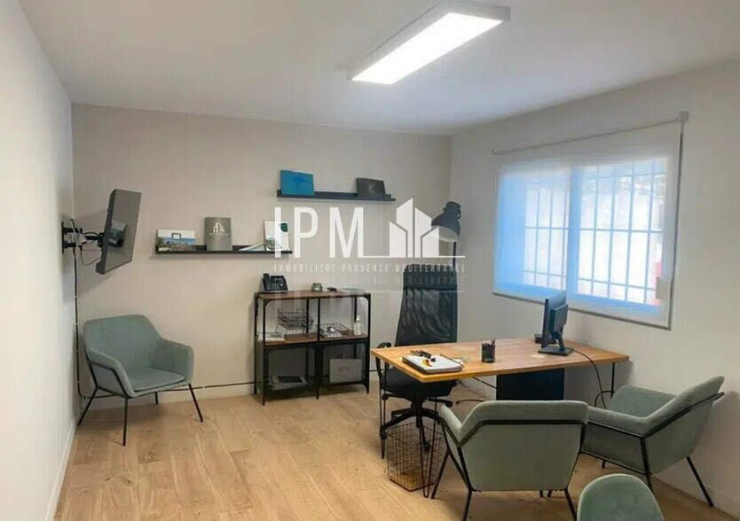 Office in La Valette-du-Var for lease - Interior Photo - Image 1 of 5