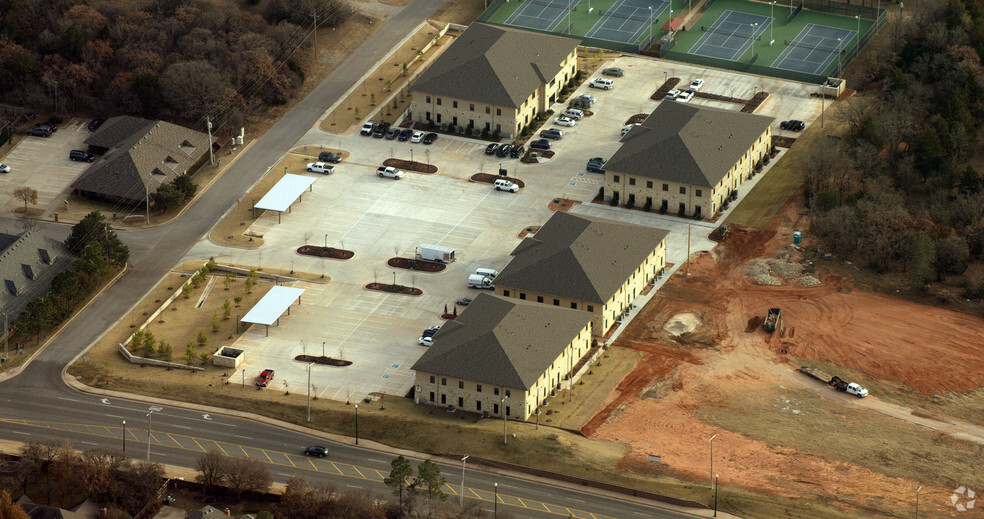 225 Lilac Dr, Edmond, OK for lease - Aerial - Image 2 of 20