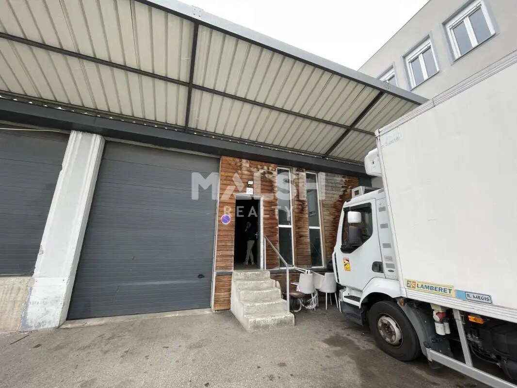 Flex in Saint-Priest for lease Building Photo- Image 1 of 7