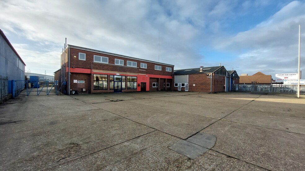 184-184A New Rd, Rainham for lease - Building Photo - Image 1 of 4