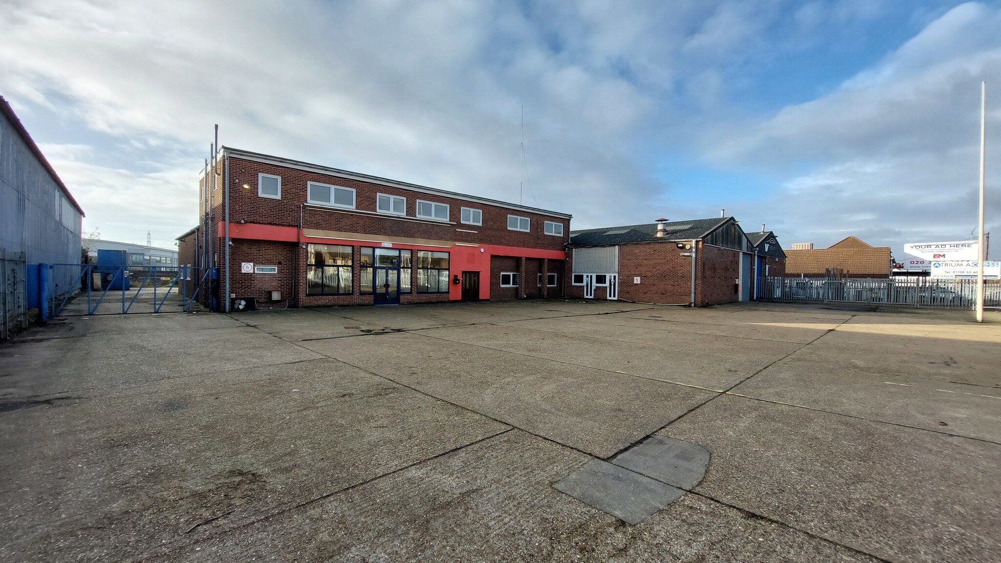 184-184A New Rd, Rainham for lease Building Photo- Image 1 of 5