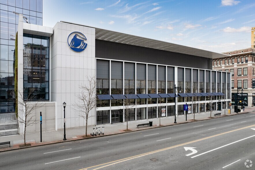 635-649 Broad St, Newark, NJ for lease - Primary Photo - Image 1 of 3