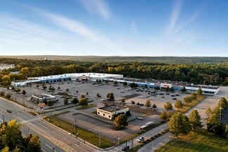 More details for 1790-2000 Diamond Hill Rd, Woonsocket, RI - Retail for Lease