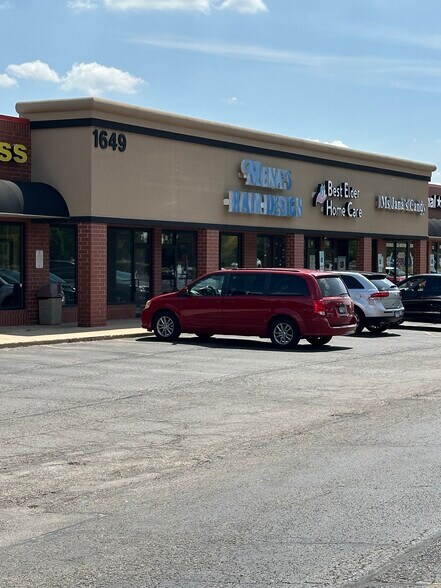 1649 Montgomery Rd, Aurora, IL for sale - Building Photo - Image 1 of 1