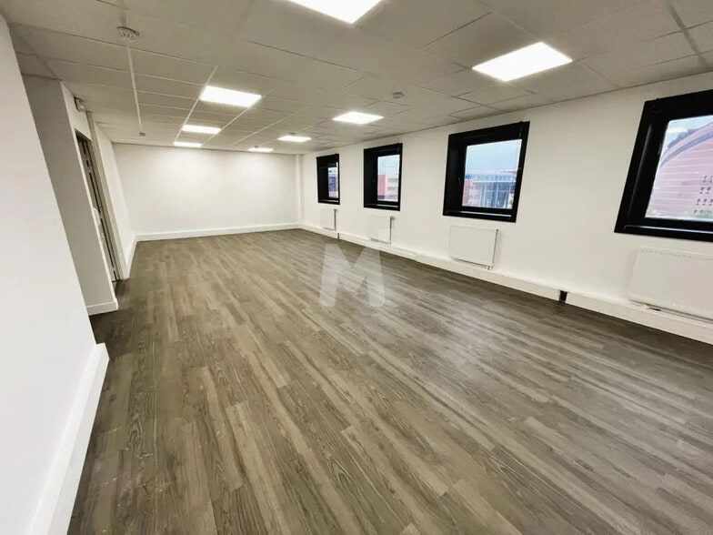 Office in Évry-Courcouronnes for lease - Interior Photo - Image 3 of 12