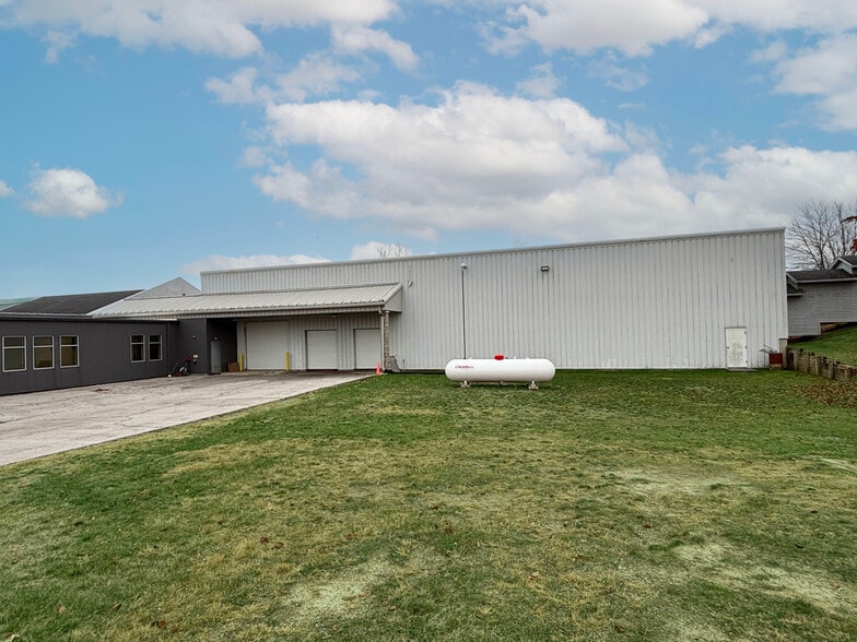 5335 Bass Rd, Fort Wayne, IN for lease - Building Photo - Image 1 of 8