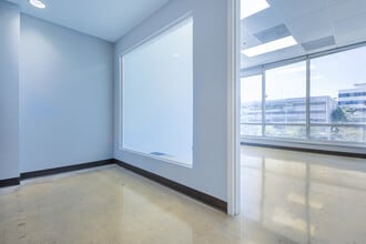 1680 Meridian Ave, Miami Beach, FL for lease Building Photo- Image 2 of 27