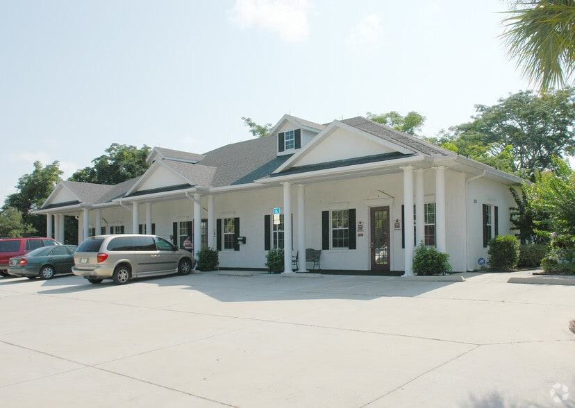 200 E Highland Ave, Clermont, FL for sale - Primary Photo - Image 1 of 1