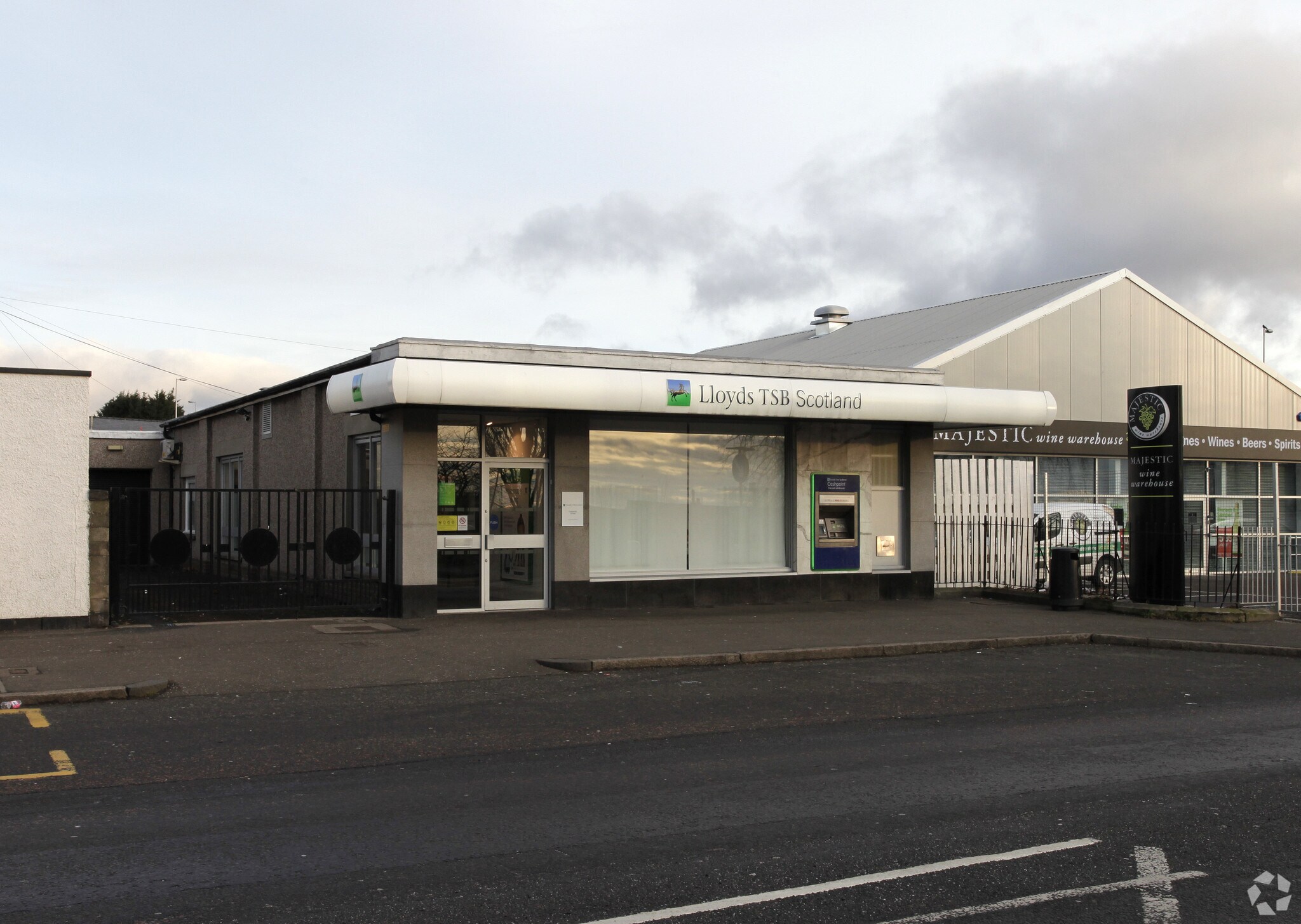 168 Arbroath Rd, Dundee for lease Primary Photo- Image 1 of 9