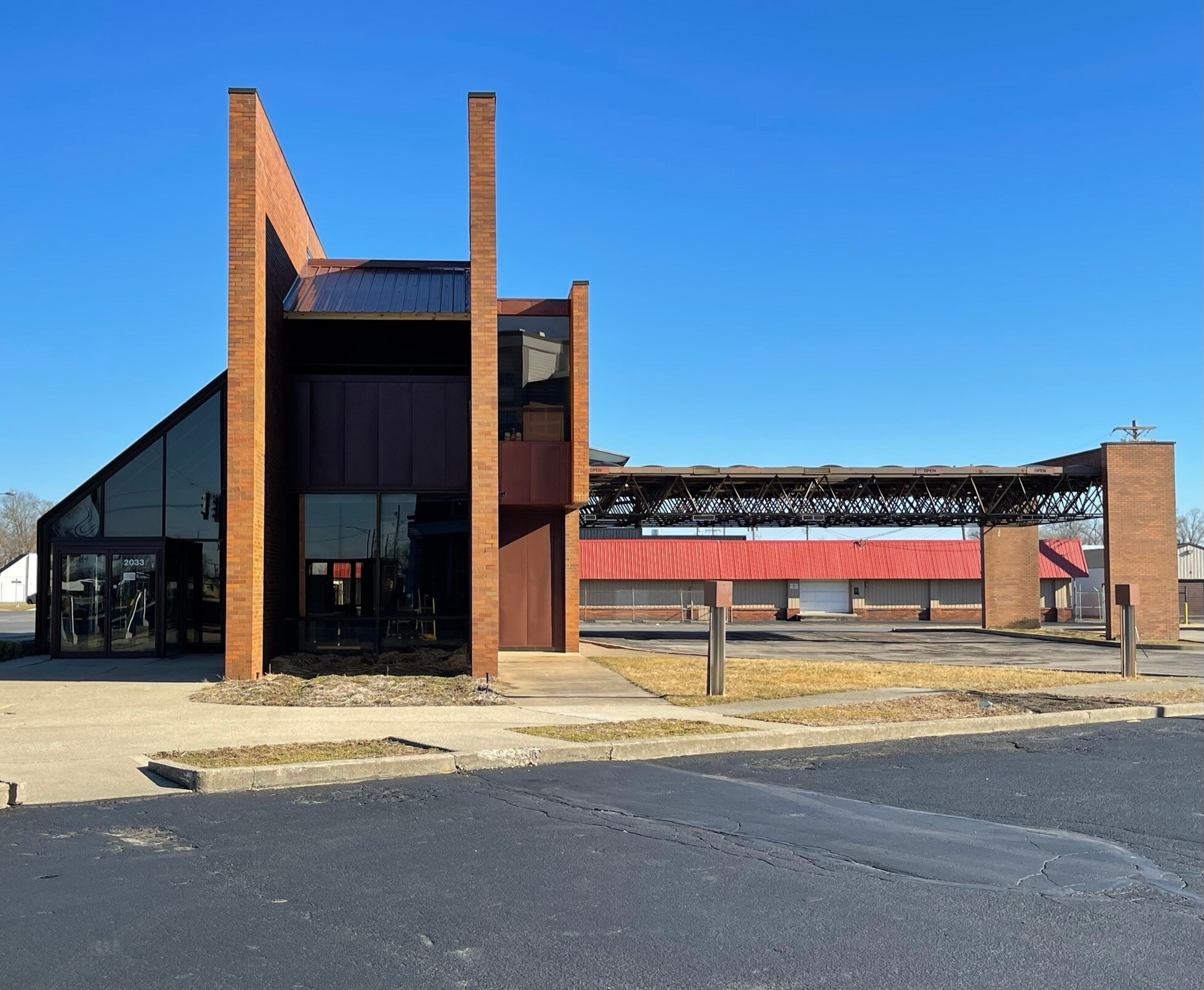 2033 State St, Columbus, IN for sale Building Photo- Image 1 of 1