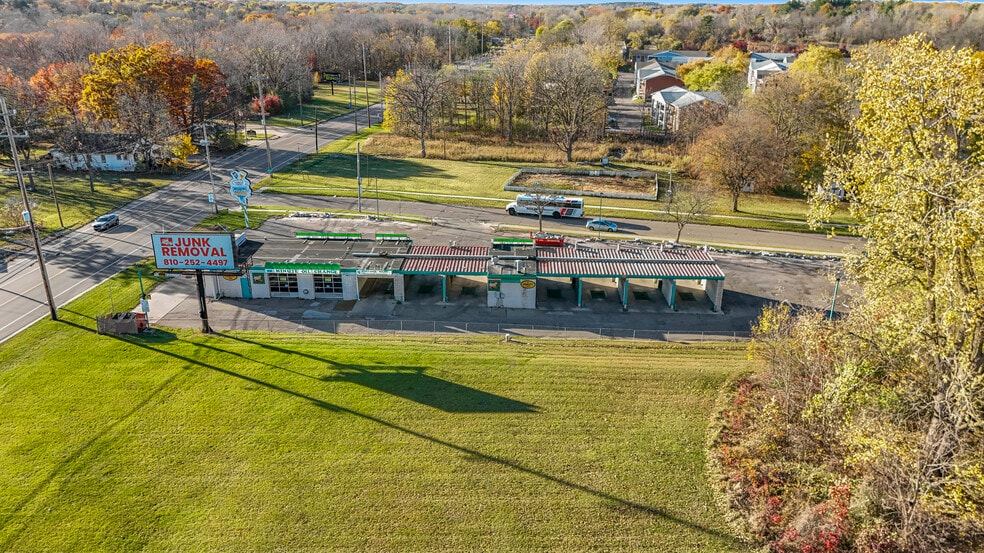3422 Flushing Rd, Flint, MI for sale - Building Photo - Image 2 of 32