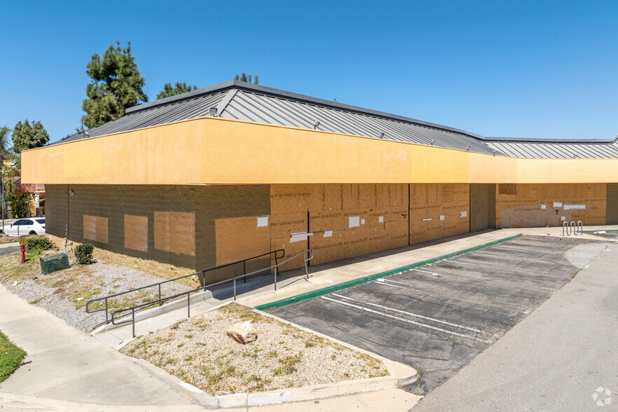 10125 Hole Ave, Riverside, CA for lease - Primary Photo - Image 1 of 7