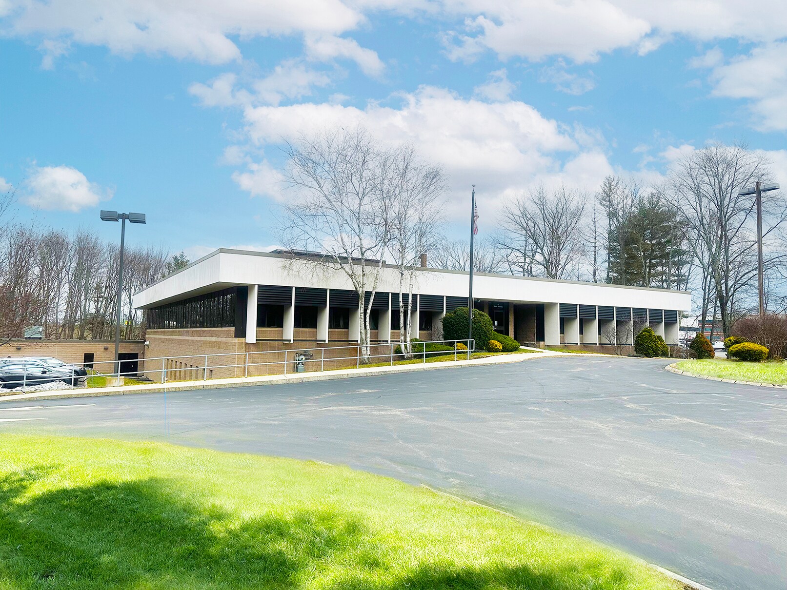 6 Manor Pky, Salem, NH for lease Building Photo- Image 1 of 7