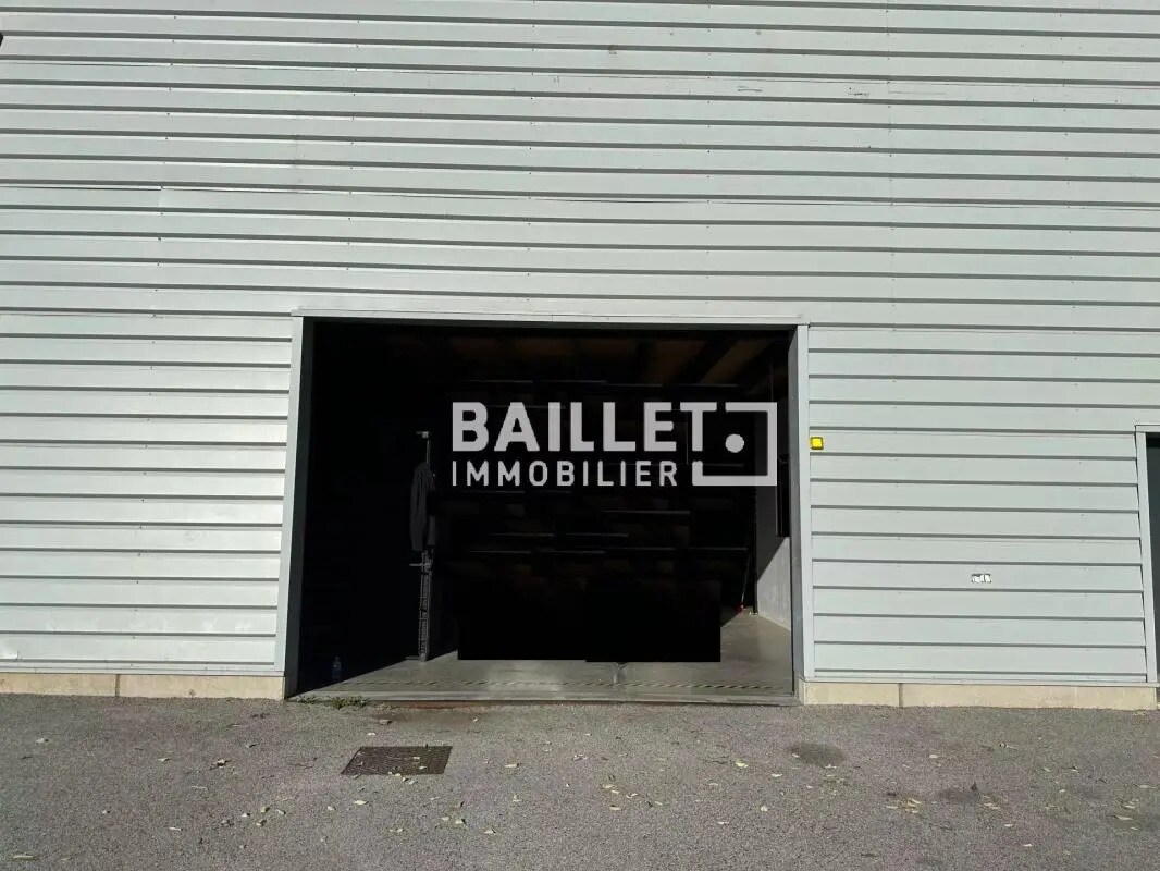 Industrial in Fréjus for lease Building Photo- Image 1 of 12