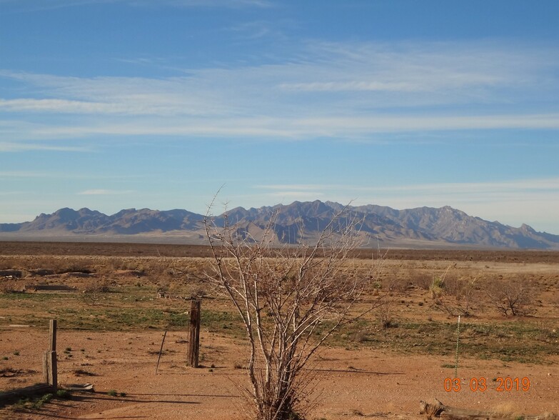 205 San Miguel st, La Mesa, NM for sale - Primary Photo - Image 1 of 34