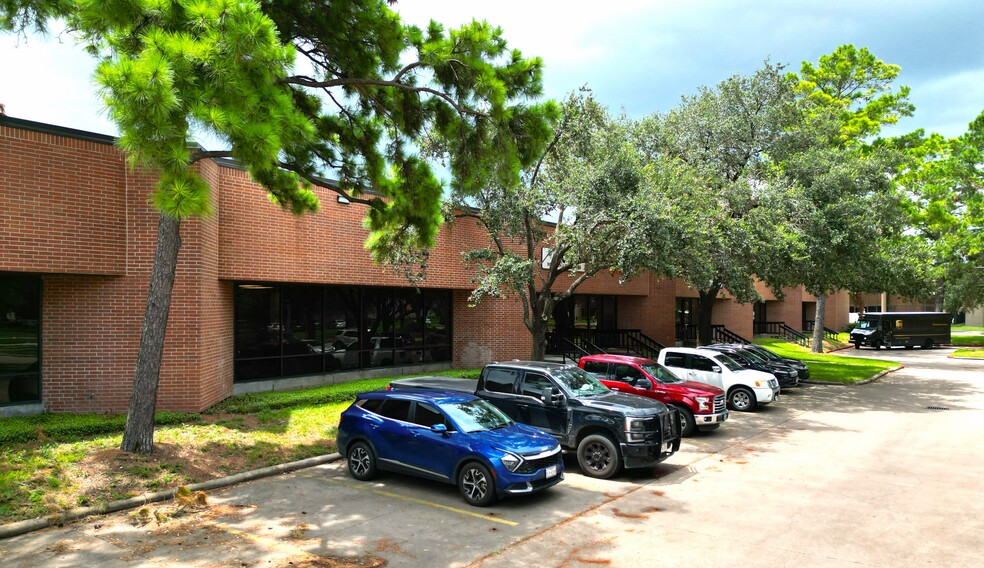 500-525 Garden Oaks Blvd, Houston, TX for lease - Building Photo - Image 3 of 9