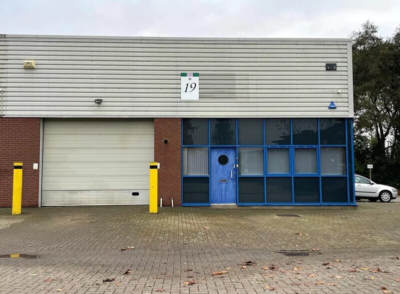 Lambourne Cres, Cardiff for lease - Building Photo - Image 1 of 4