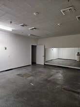 3000 W 6th St, Los Angeles, CA for lease Interior Photo- Image 2 of 3