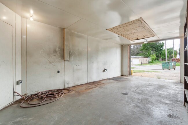 1745 W Hensley Blvd, Bartlesville, OK for sale - Building Photo - Image 3 of 10