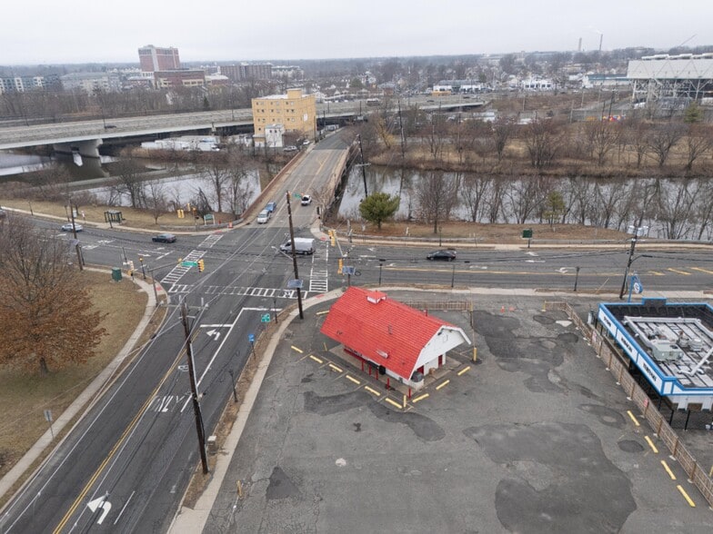 735 E Hazelwood Ave, Rahway, NJ for sale - Building Photo - Image 1 of 13