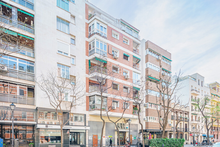 Multifamily in Madrid, MAD for sale - Primary Photo - Image 1 of 1