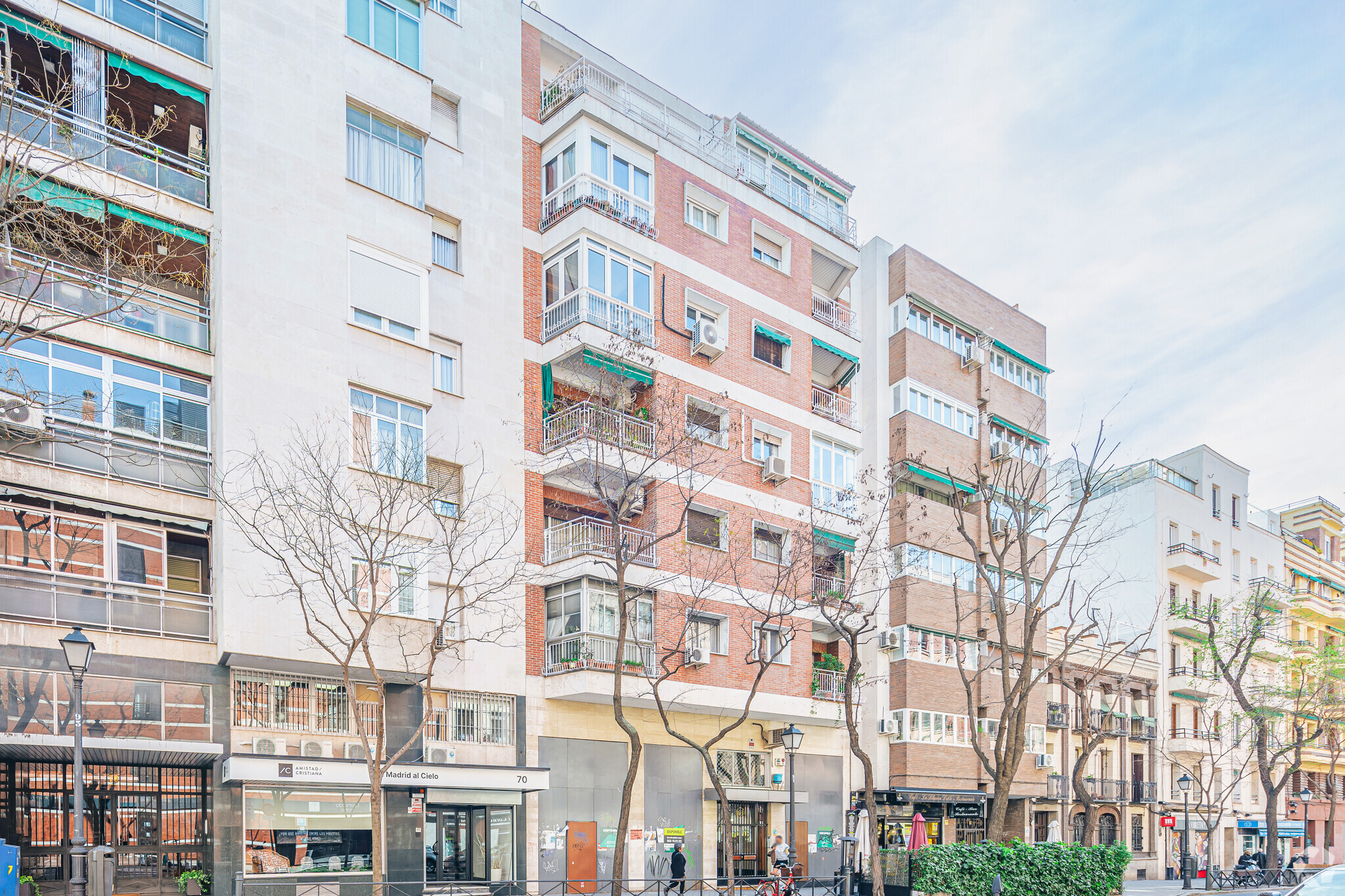 Multifamily in Madrid, MAD for sale Primary Photo- Image 1 of 2