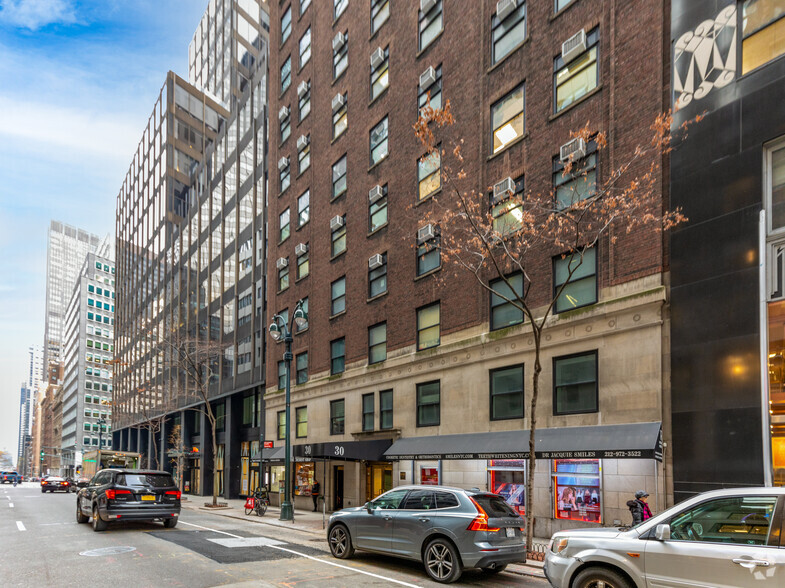 30 E 40th St, New York, NY for lease - Building Photo - Image 2 of 5