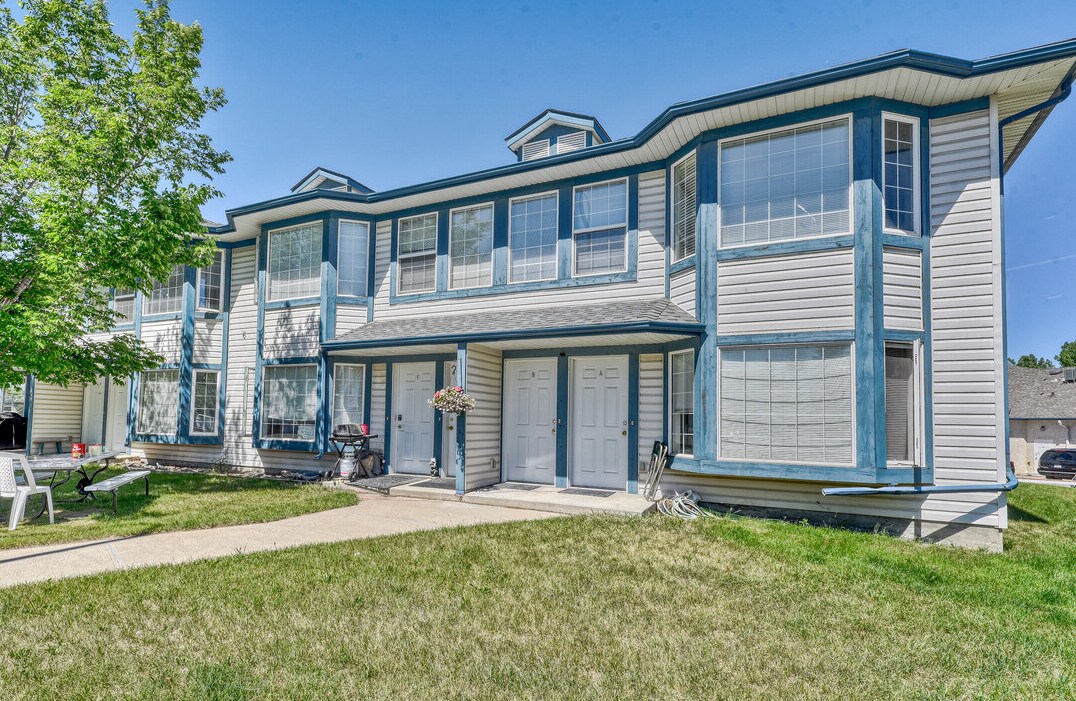 6 Crystal Ridge Cove, Strathmore, AB T1P 1R6