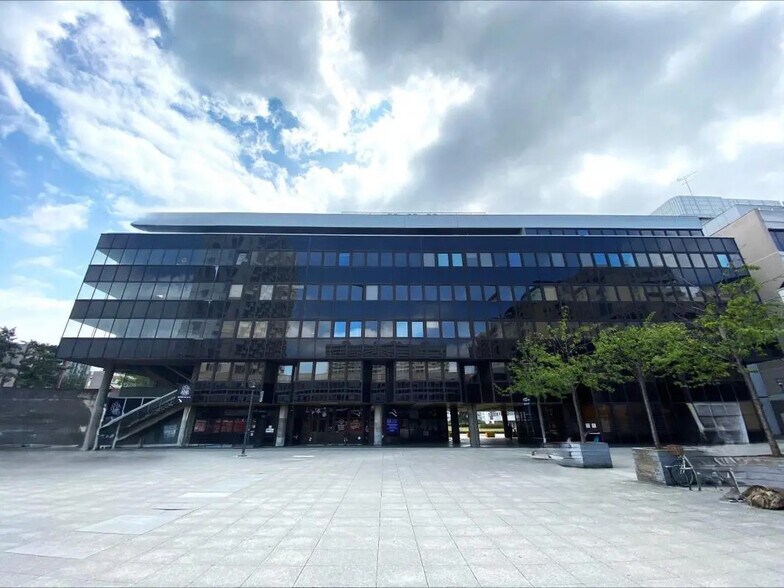 Office in Rennes for lease - Building Photo - Image 2 of 12