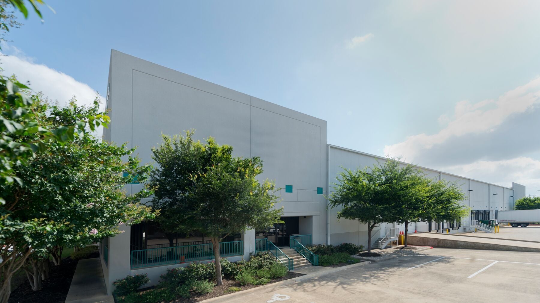 4400 NE Loop 410, San Antonio, TX for lease Building Photo- Image 1 of 11