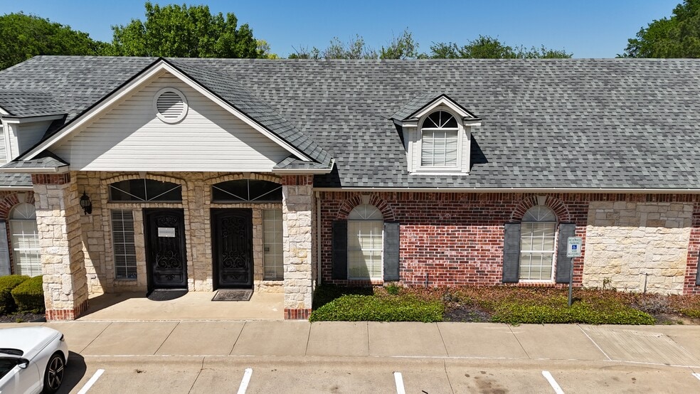 7801 Mid Cities Blvd, North Richland Hills, TX for lease - Building Photo - Image 3 of 9