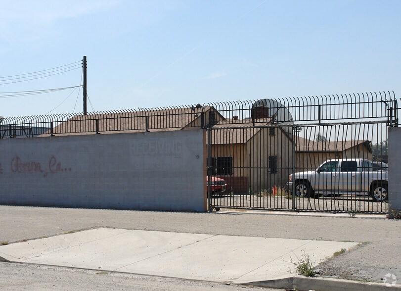 1484114859 Whittram Ave, Fontana, CA 92335 Fontana Truck Yard