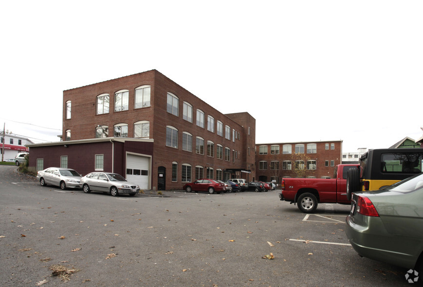 40 Spruce St, Leominster, MA for lease - Building Photo - Image 3 of 4