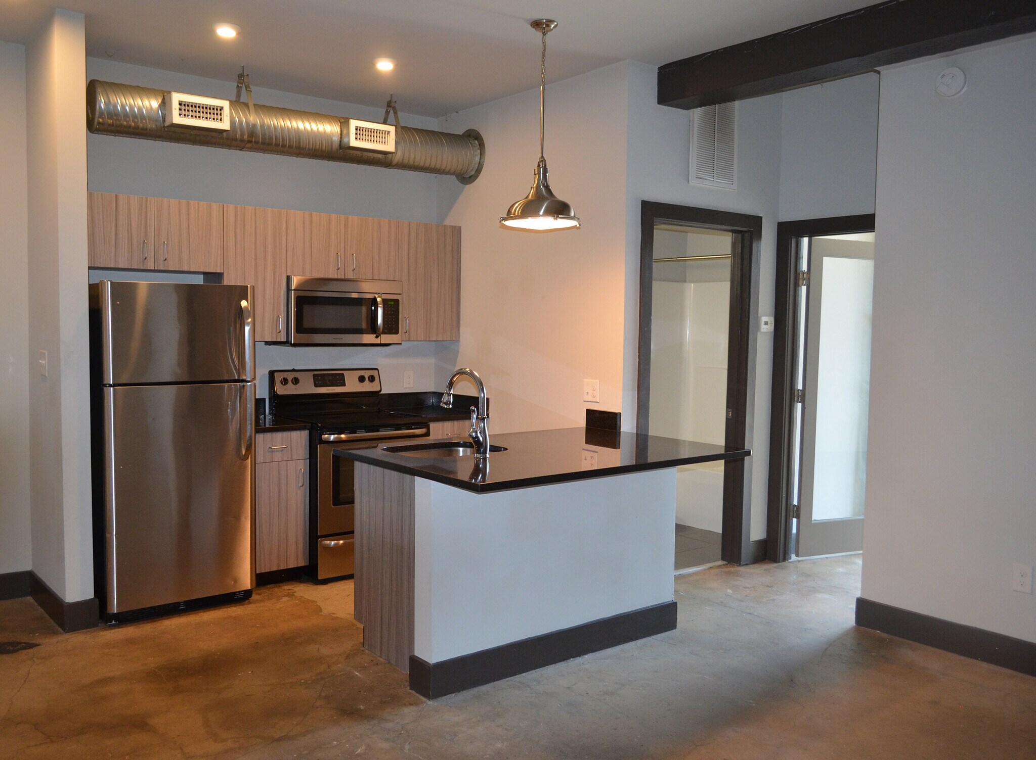 123 Pine St, Petersburg, VA for sale Interior Photo- Image 1 of 1