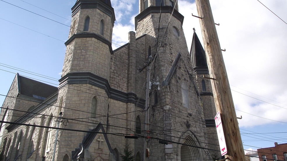 820 Eastern Ave, Schenectady, NY for sale - Primary Photo - Image 1 of 62