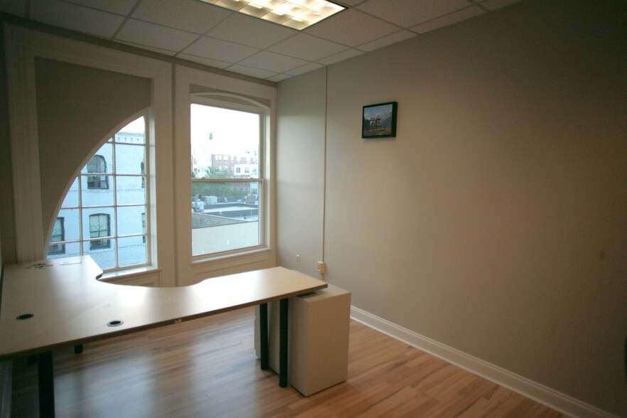 282 Moody St, Waltham, MA for lease - Interior Photo - Image 3 of 10