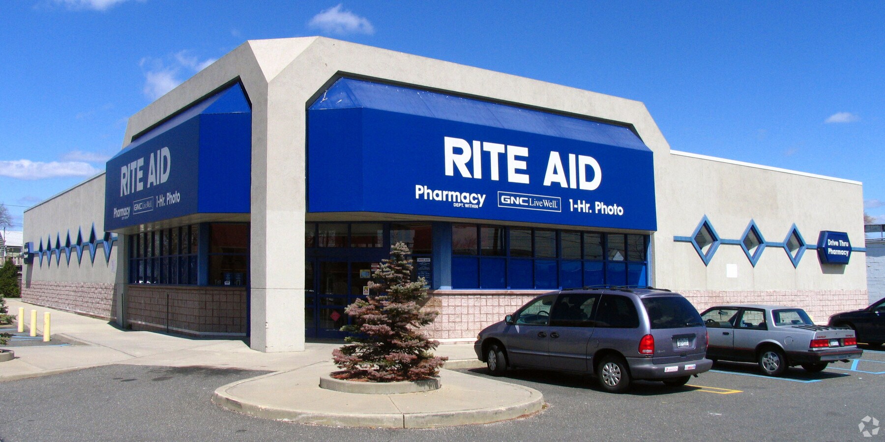 3131 Hempstead Tpke, Levittown, NY 11756 Levittown Shopping Center